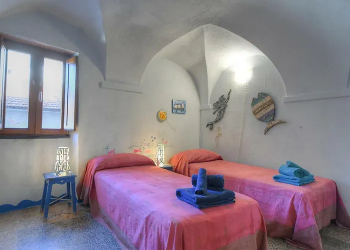 Antica Casa Del Canto-relax, Natura, Bike, Fast Wifi, Private Parking Feriehus